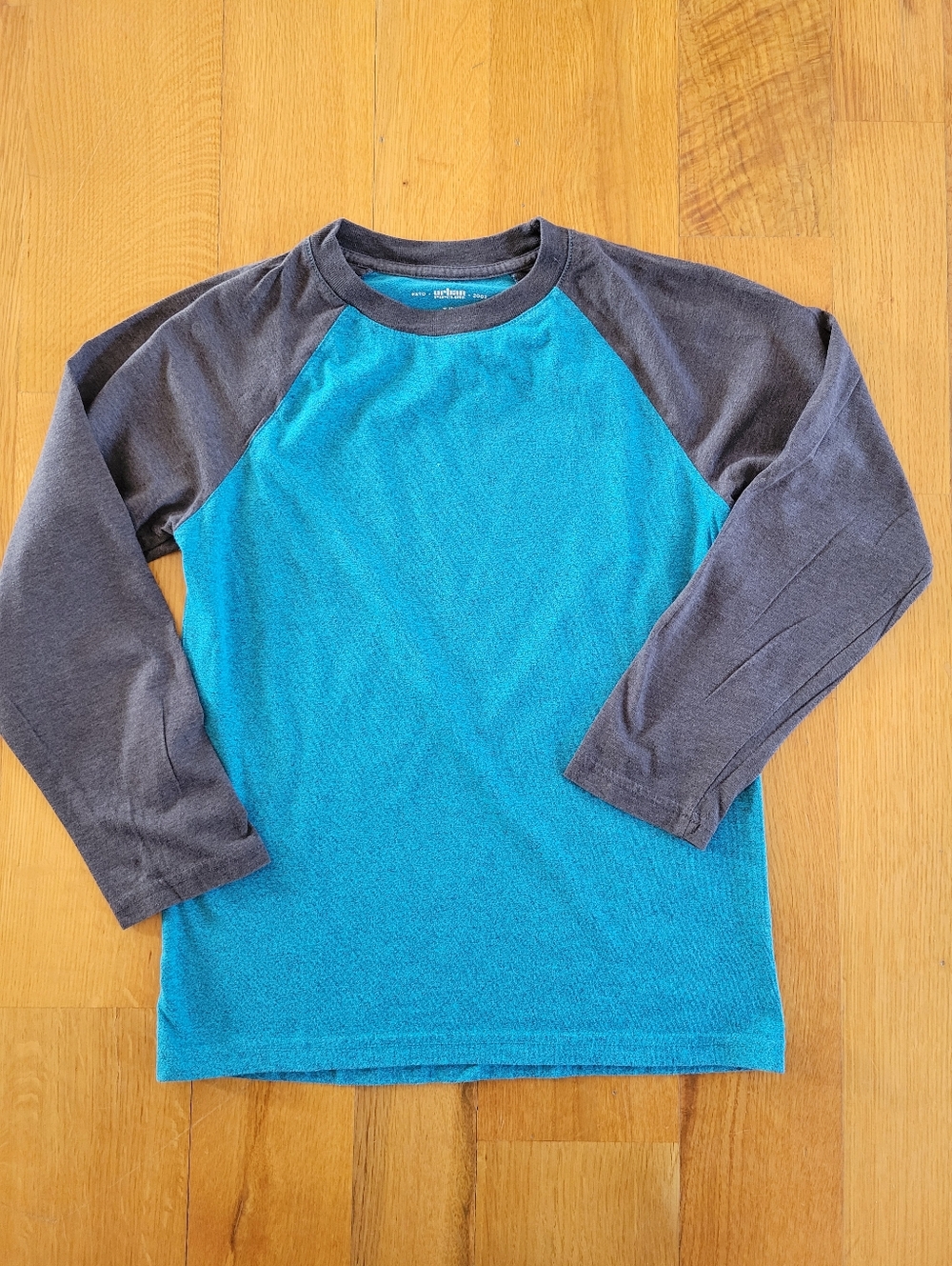 Boys Size Small Long Sleeve Shirt